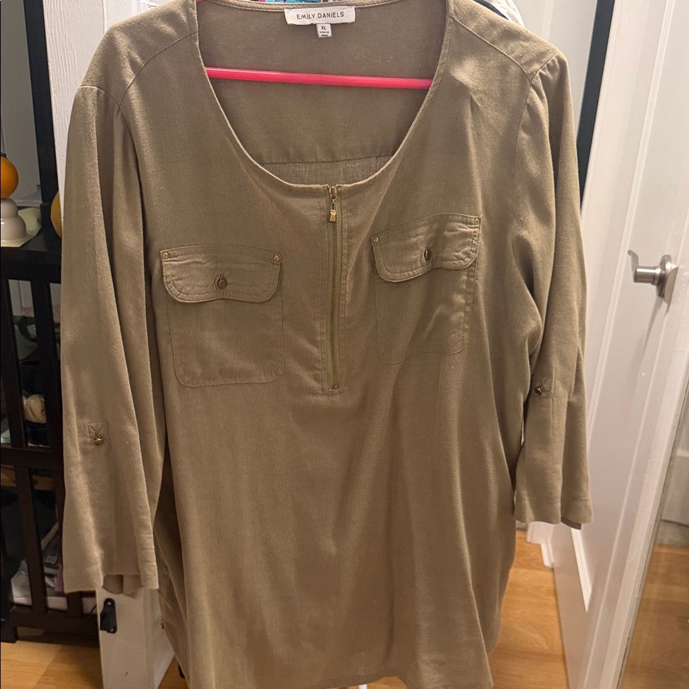 Emily Daniels Women's Tan Tunic Top